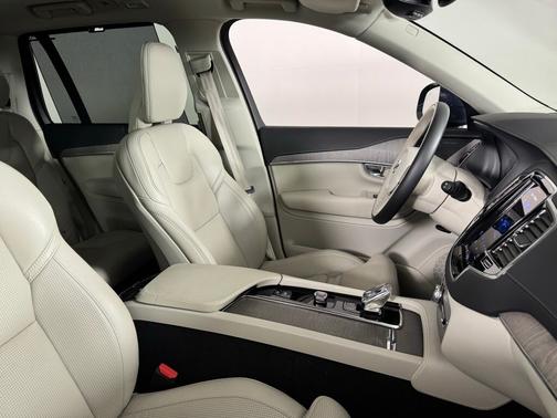 2023 Volvo XC90 Recharge Plug-In Hybrid Ultimate