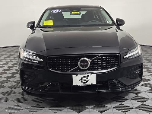 2025 Volvo S60 B5 AWD Plus