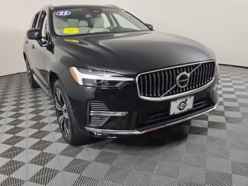 2023 Volvo XC60 B5 Plus Bright Theme