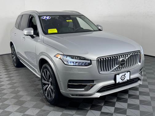 2024 Volvo XC90 B5 Plus