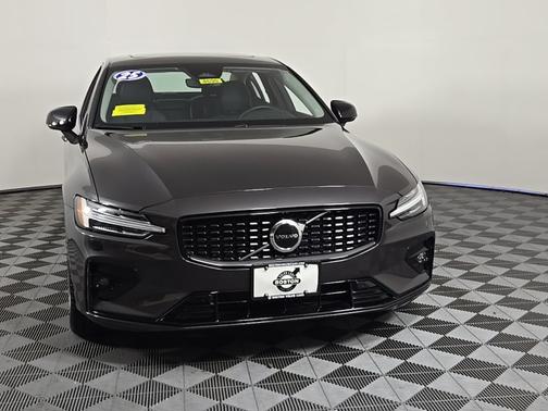 2025 Volvo S60 B5 AWD Core