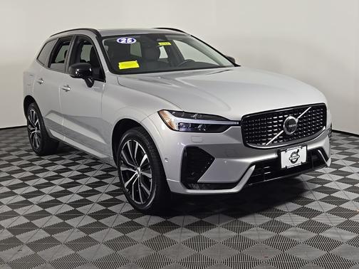2025 Volvo XC60 B5 Plus
