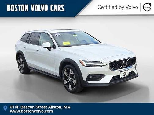 2024 Volvo V60 Cross Country Plus