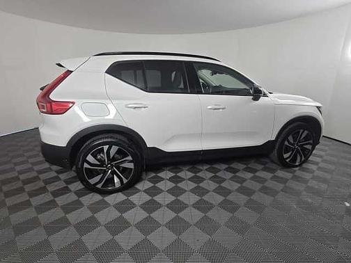 2023 Volvo XC40 Plus