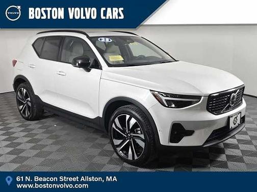 2023 Volvo XC40 Plus