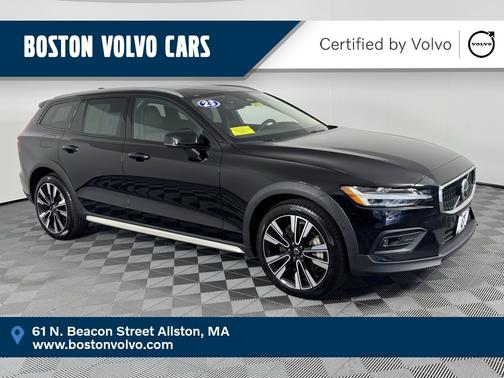 2023 Volvo V60 Cross Country Ultimate