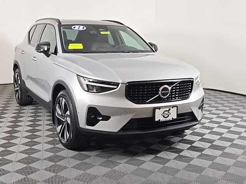 2023 Volvo XC40 Plus