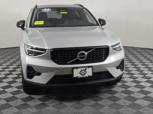 2023 Volvo XC40 Plus