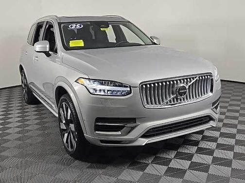 2025 Volvo XC90 Plus