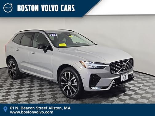 2023 Volvo XC60 B5 Plus Dark Theme