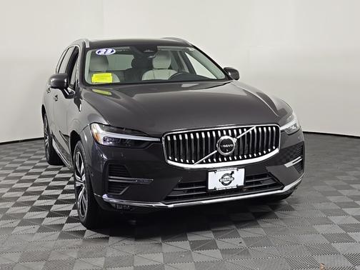 2023 Volvo XC60 B5 Plus Bright Theme