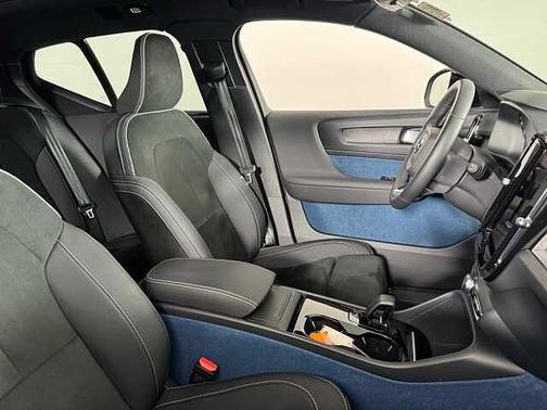 2023 Volvo XC40 Ultimate