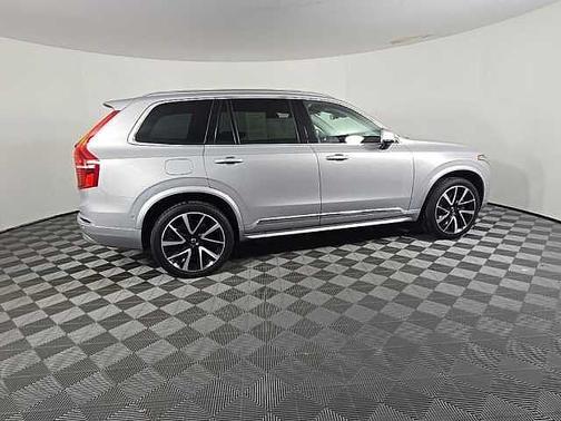 2023 Volvo XC90 Plus