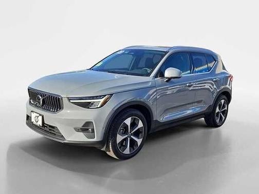 2025 Volvo XC40 Plus