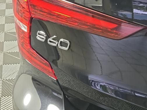 2025 Volvo S60 B5 Plus