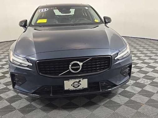 2022 Volvo S60 B5 Momentum