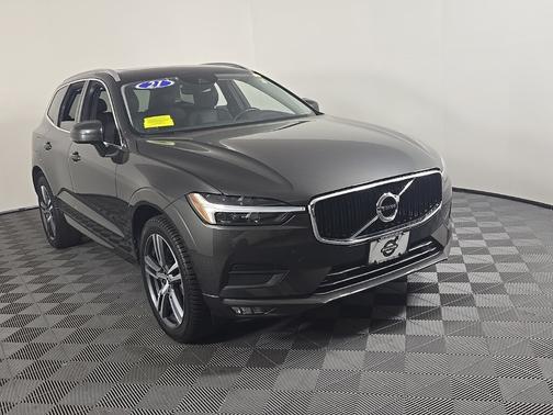 2021 Volvo XC60 T6 Momentum