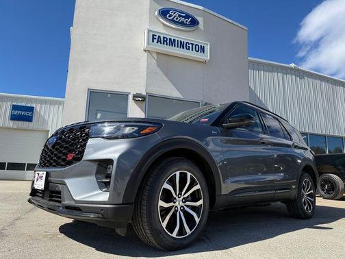Carbonized Gray Metallic 2025 Ford Explorer ST-Line