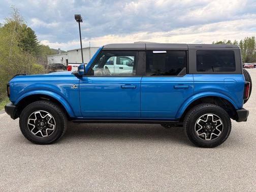 Velocity Blue Metallic 2024 Ford Bronco Outer Banks