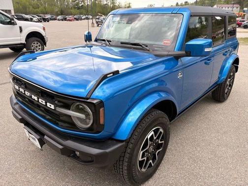 Velocity Blue Metallic 2024 Ford Bronco Outer Banks