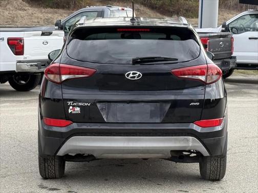 2016 Hyundai TUCSON SE