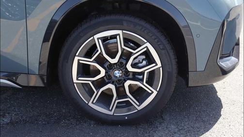 Cape York Green Metallic 2026 BMW X1 xDrive28i