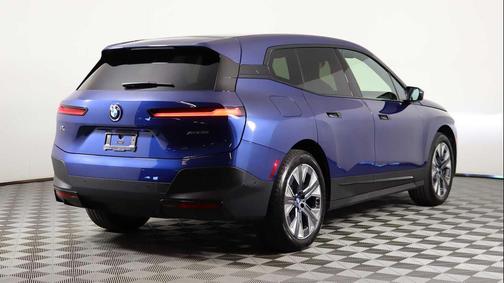 2025 BMW iX xDrive50