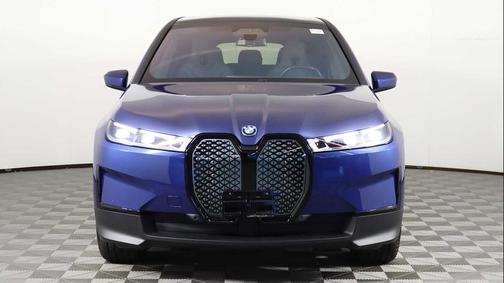 2025 BMW iX xDrive50