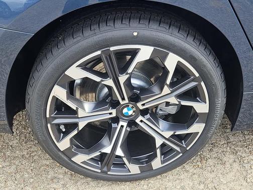 2026 BMW 330 i xDrive