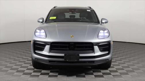 2022 Porsche Macan Base