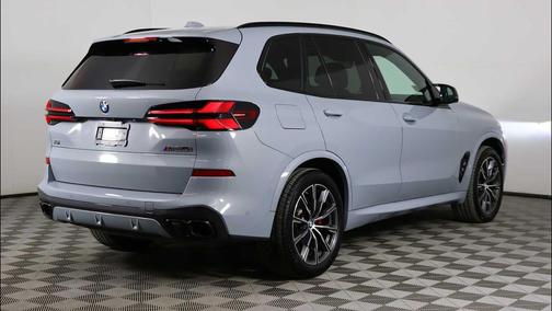 2025 BMW X5 M60i
