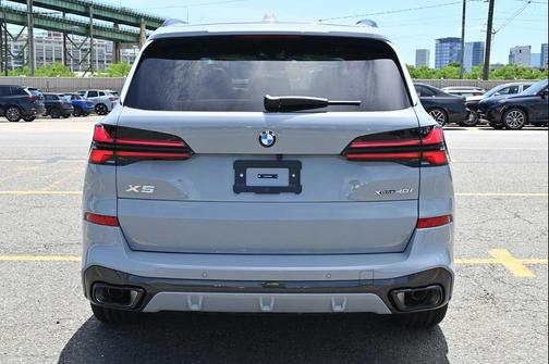 Brooklyn Grey Metallic 2026 BMW X5 xDrive40i