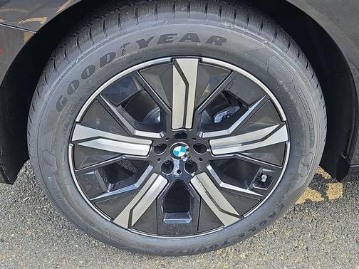 2026 BMW iX xDrive60