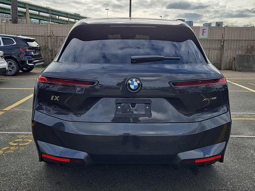 2026 BMW iX xDrive60