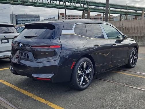 2026 BMW iX xDrive60