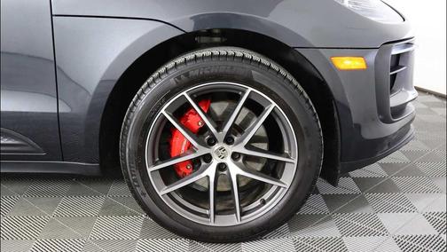 2022 Porsche Macan S