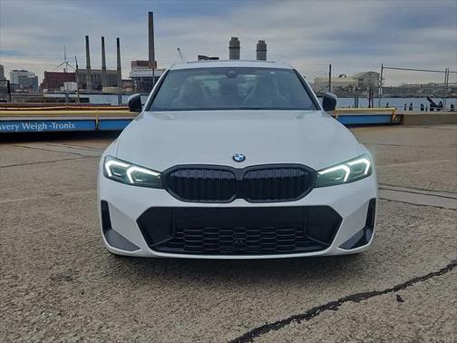 2025 BMW 330 i xDrive