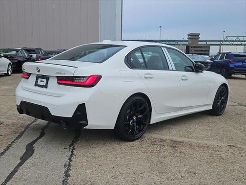 2025 BMW 330 i xDrive