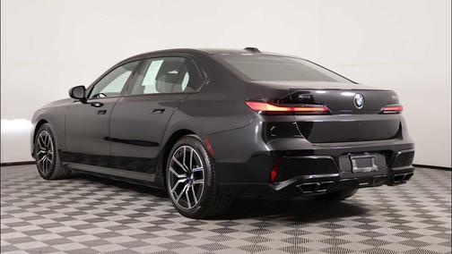 2025 BMW 760 xDrive