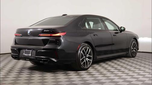 2025 BMW 760 xDrive