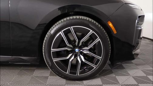 2025 BMW 760 xDrive