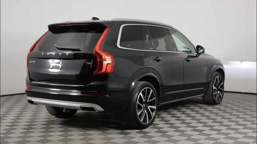 Onyx Black Metallic 2021 Volvo XC90 T6 Momentum