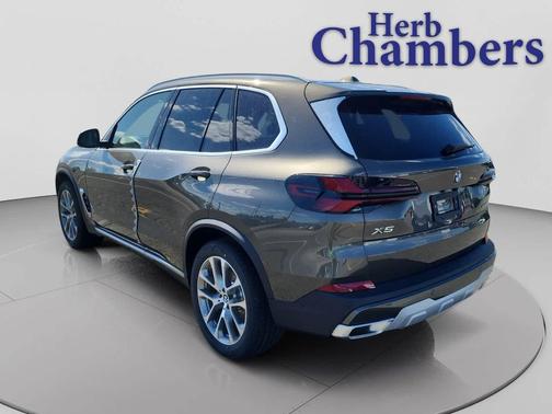 Manhattan Green Metallic 2026 BMW X5 xDrive40i