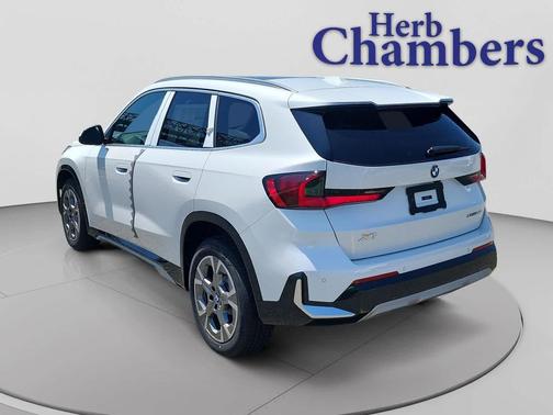 Mineral White Metallic 2026 BMW X1 xDrive28i