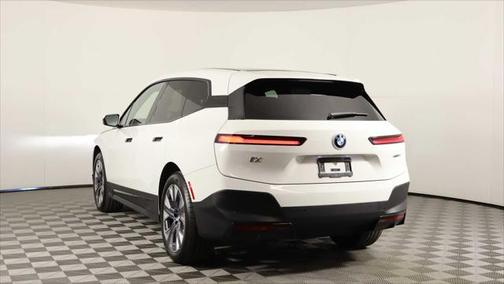 2025 BMW iX xDrive50