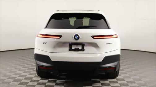2025 BMW iX xDrive50