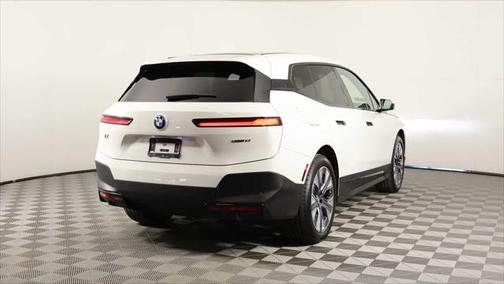 2025 BMW iX xDrive50