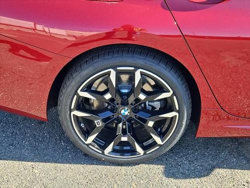 2025 BMW 330 i xDrive
