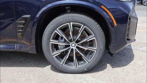 0416 Carbon Black Metallic 2026 BMW X5 xDrive40i