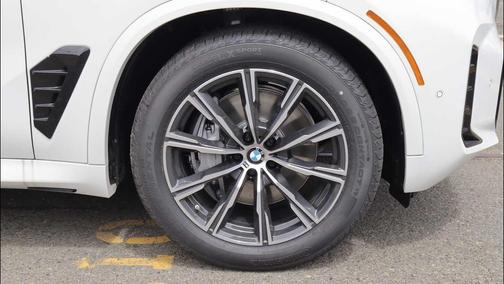 Alpine White 2026 BMW X5 PHEV xDrive50e